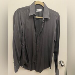 Men’s button up dress shirt